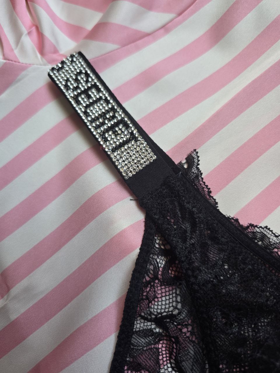 Shine Strap Lace Panty - Black