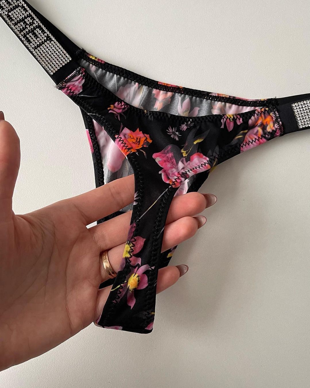 Women Sexy Rhinestone G-string Thongs Lingeries T-back Underwear Panties Fitness