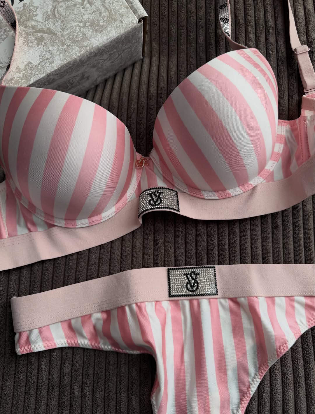 Victoria Secret Shine Patch Lightly Lined Demi Bra & Thong Set