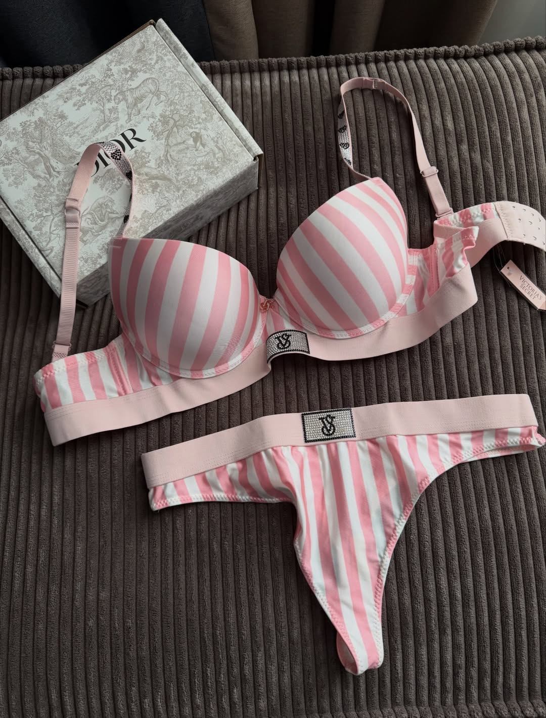 Victoria Secret Shine Patch Lightly Lined Demi Bra & Thong Set