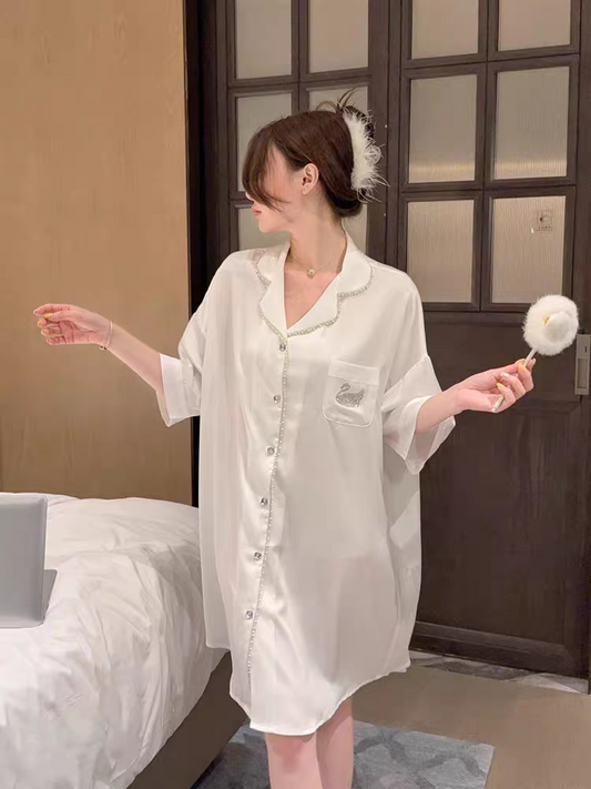 Hotzzz – Satin Glow Night Shirt - White